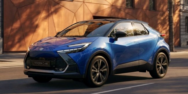����� Toyota C-HR ����������� 10 ����