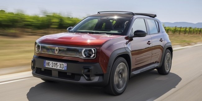 Renault 4 E-Tech Plein Sud ������� ������������ ��������� ���