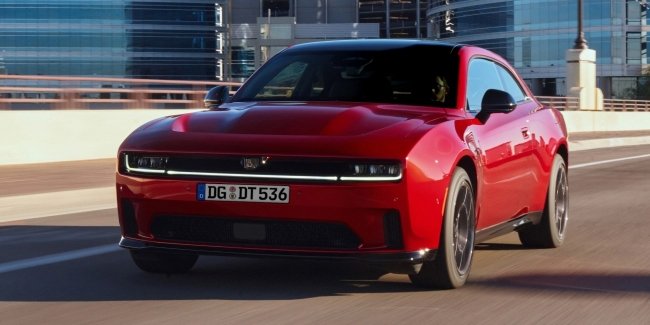 ��������� Dodge Charger �������� �� ������������ �����