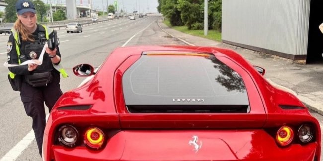 ��������� ������ � ��� �������� �� ����������� �������� Ferrari 812 Superfast