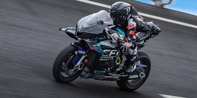 CFMoto V4 SR-RR ��������� ����� ������ �������� � ����