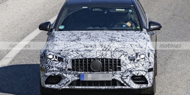����� Mercedes-AMG C 53 ��������� ����� ��� ���������