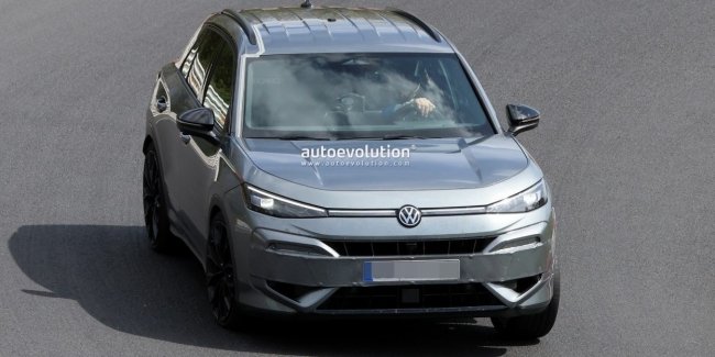 ����� Volkswagen T-Roc R ������� �� ��� �����
