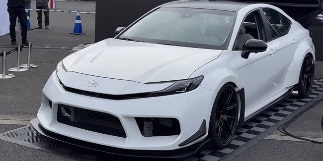 Toyota ����������� ���������������� 700-������ Camry � ����� ���������