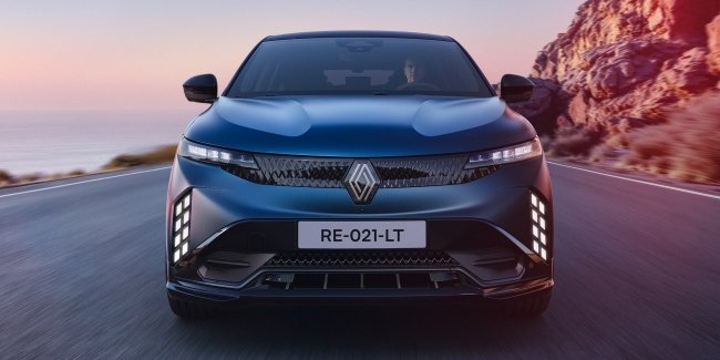 Renault Megane E-Tech ������� ��������� ���������