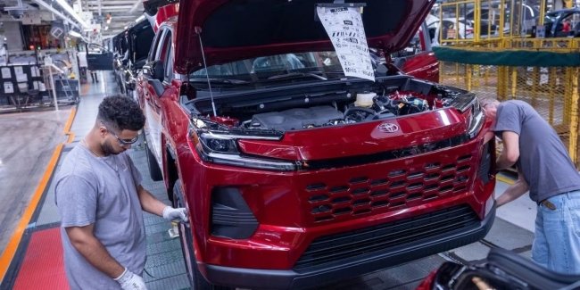 Toyota ��������� � ��������� ������� �� ���� �������� ��������� RAV4