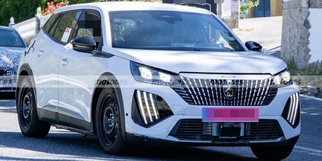 �������� �������� ������������ Peugeot E-208 ������� �� �������