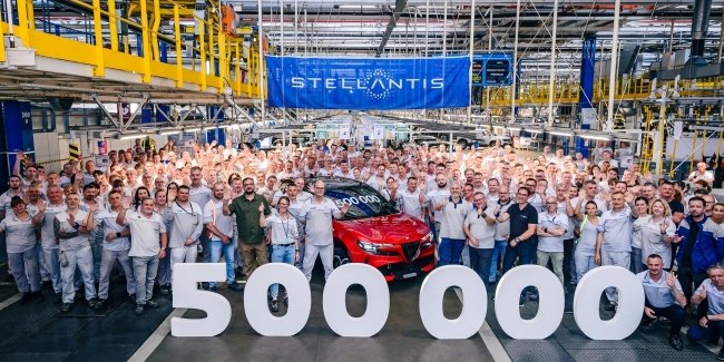 �� ����� Stellantis � ����� �������� ��������� ������������ B-SUV