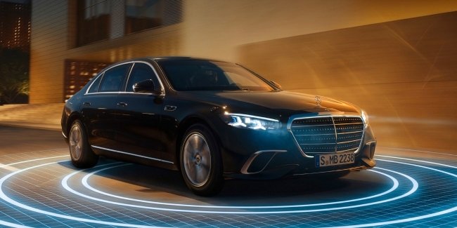 �������� Mercedes-Benz ����������� ������������� ������� ��������������