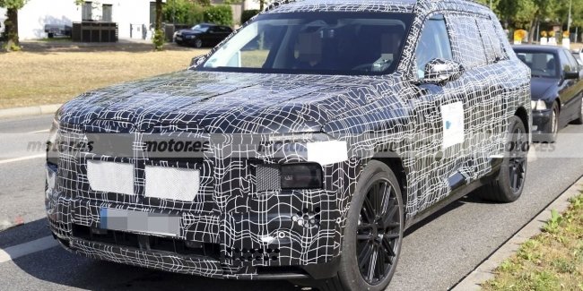 BMW ������ ��� �������� ����������� ���������� iX7
