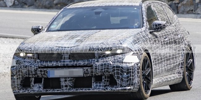����� BMW M5 Touring ������� �� ������