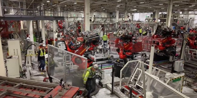 Tesla �������� ��� ��������� � �������