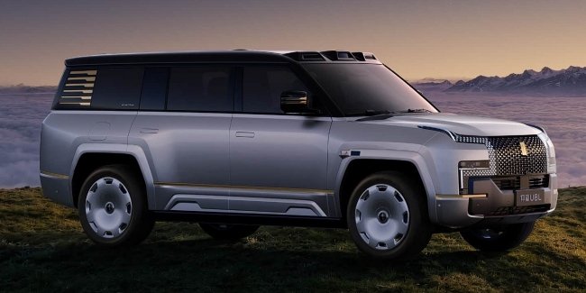BYD Yangwang U8L ������� ������ ����� Snowcrest Edition