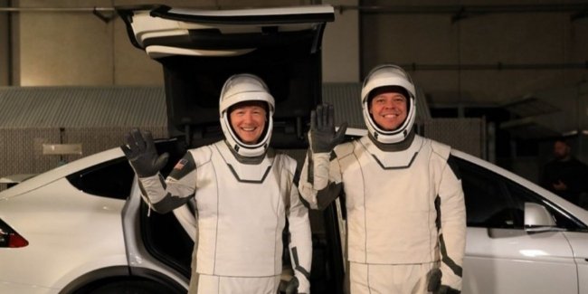 Tesla ���� ������� ���������� ����� ������ ������ � SpaceX
