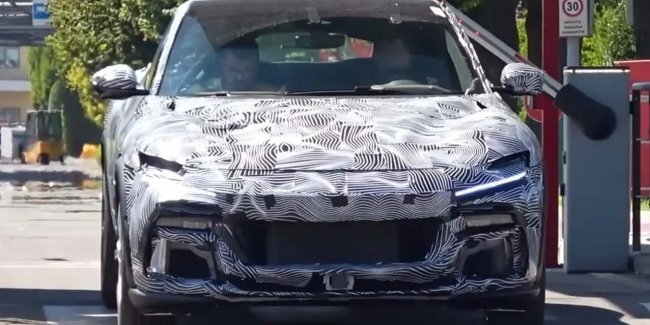 ������������ Ferrari Purosangue ������� �� ���������