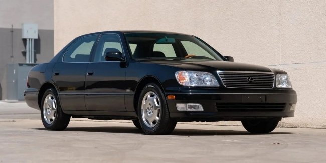 ó��� �� 2000-�: �������� �������� 26-����� Lexus �� ������� 2400 ��