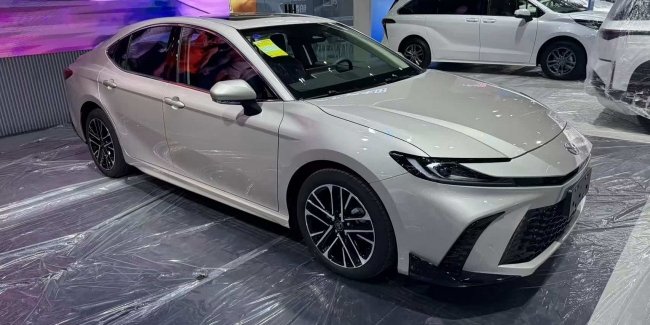 ���������� Toyota Camry ������� ������������