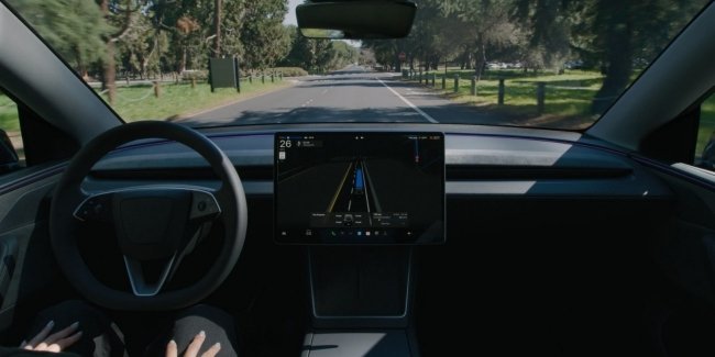 Tesla ��������� ����� ����������� FSD � �����