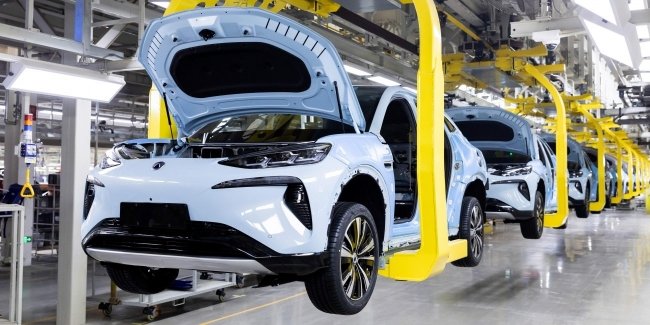 ����� ��������� ������������������� �������� ����� ������������ BYD �� Geely