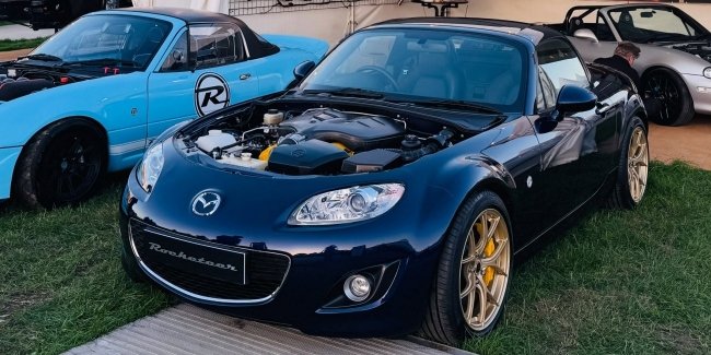 ������� Mazda MX-5 ������� 3,0-������� V6 Jaguar AJ30