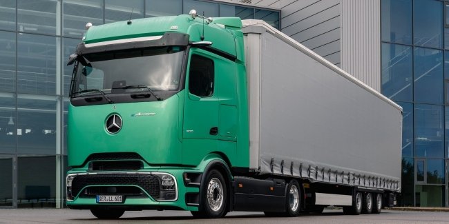 Mercedes-Benz Trucks �������� ����������� eActros � ��������� Lowliner