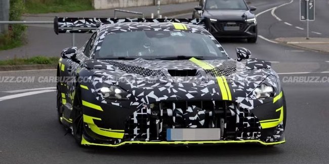 �� ����������� ������� ����� �������� Mercedes-AMG GT