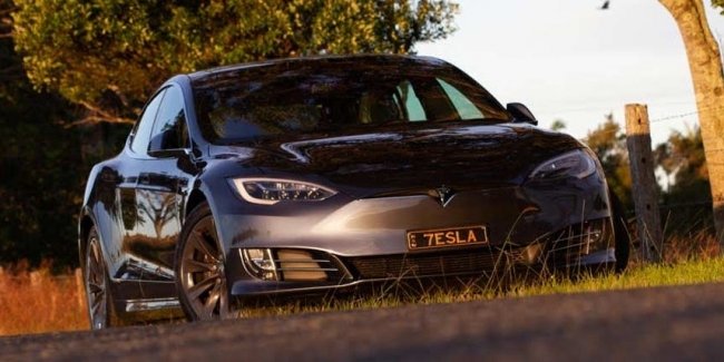 � ������볿 Tesla Model S ���������� ��������� ������