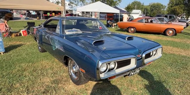 �������� ������������� Dodge Hemi Coronet R/T 1970 ���� � ������� 300 ��