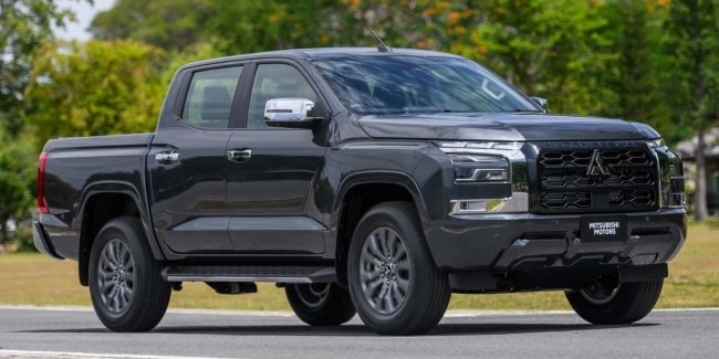 Honda ���� ������ ������� ����� Mitsubishi Triton