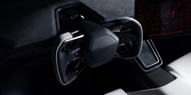 Tesla Roadster ������ �������� ����� FSD