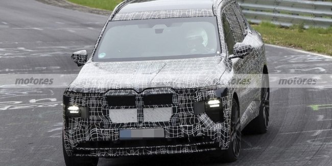 ����� BMW X7 M60 ������� �� ����������� �� ��� �����������