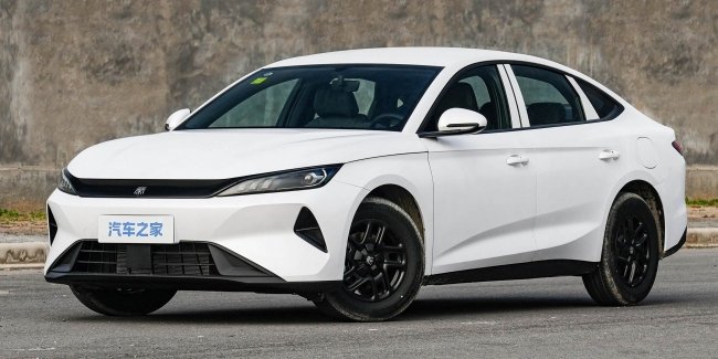 BYD ��������� ��������� ����� Qin Plus DM-i