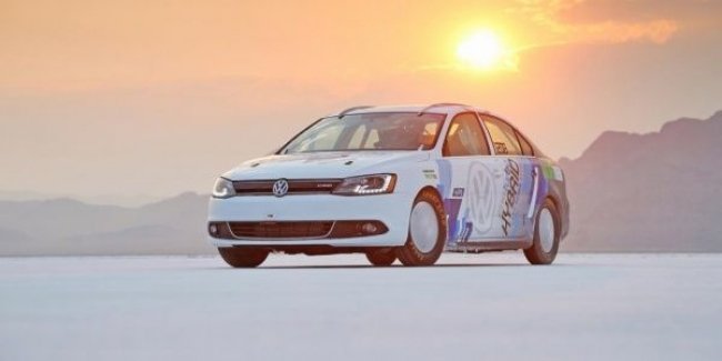 Volkswagen Jetta Hybrid -    