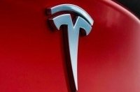      Tesla Motors    SolarCity