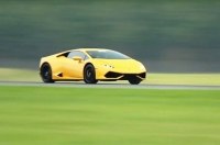 : Lamborghini Huracan   400 /  800 