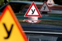 В Украине приняли новый стандарт обозначения учебных автомобилей