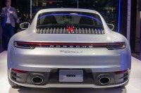 Спорткар Porsche 911 стал мощнее и быстрее
