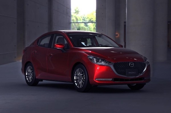 Mazda представила рестайлинговый седан Mazda 2