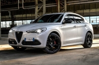 Alfa Romeo Stelvio: «быстрый международный туризм»