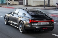   Audi   e-tron GT