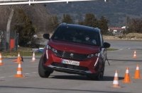  Peugeot 3008   ?