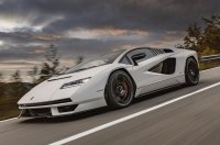 Новейший суперкар Lamborghini Countach 2022 впервые засняли на дорогах (видео)