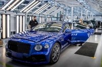 По электромобилю в год: планы Bentley