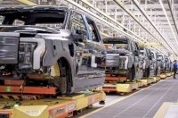 Ford зупиняє виробництво кількох моделей