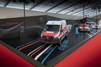Mercedes-Benz презентував електромобілі в новому амплуа
