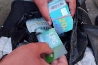На Запоріжжі поліцейські затримали чоловіка з картками на пальне на 3,5 млн грн