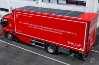 У Фінляндії запущено першу у світі електровантажівку із сонячними батареями на даху