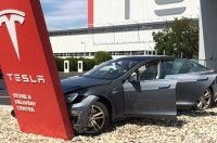 Tesla виявилася лідером у США за кількістю аварій автомобілів з використанням автопілота