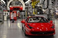 Ferrari не поспішатиме з переходом на електромобілі і збереже в асортименті гібриди