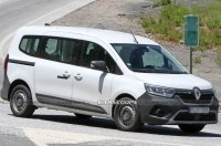 Недорогий семимісний мінівен Renault вперше помітили на дорогах